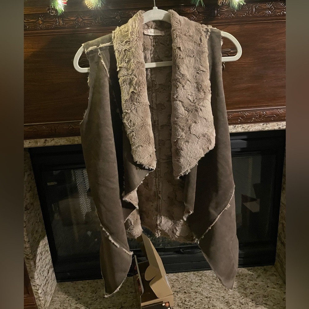 Faux fur olive vest